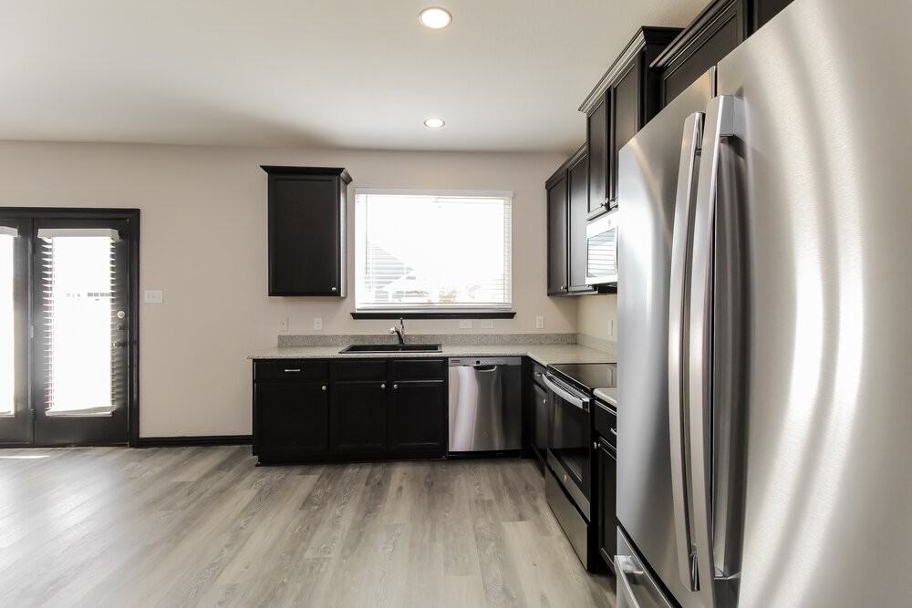 9136 Benevolent Ct - Photo 7 of 16