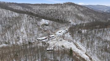 featured image of 1680 Lower Hatcher Creek Rd