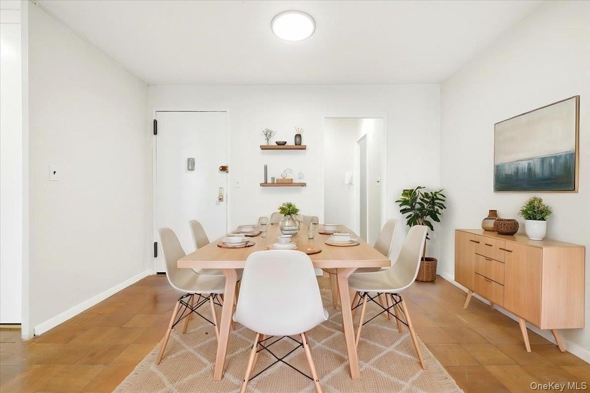 7025 Yellowstone Blvd Apt 2w - Photo 5 of 28