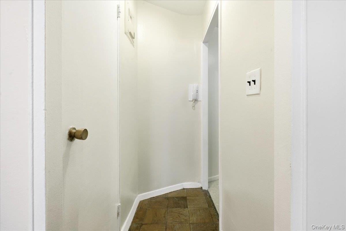 7025 Yellowstone Blvd Apt 2w - Photo 7 of 28