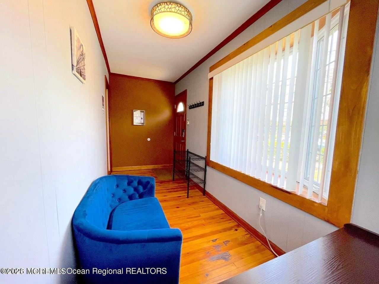 137 Oakland St - Photo 3 of 35