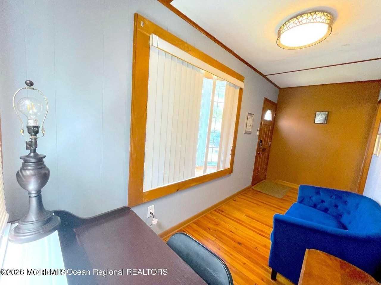 137 Oakland St - Photo 5 of 35