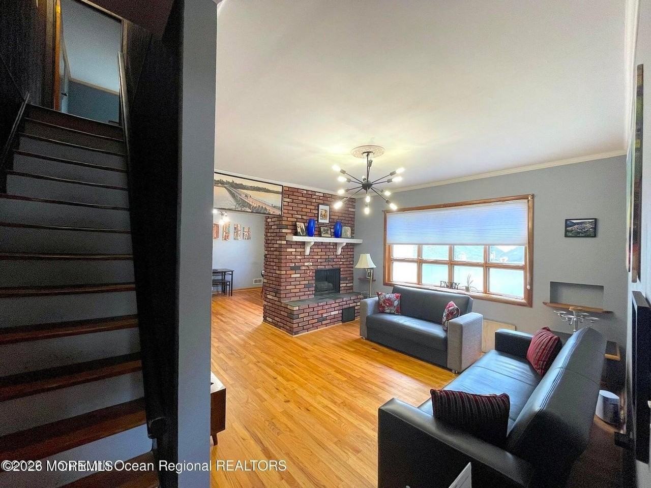 137 Oakland St - Photo 6 of 35