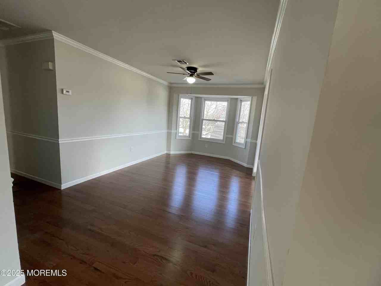 7 Clinton St Apt B - Photo 3 of 11