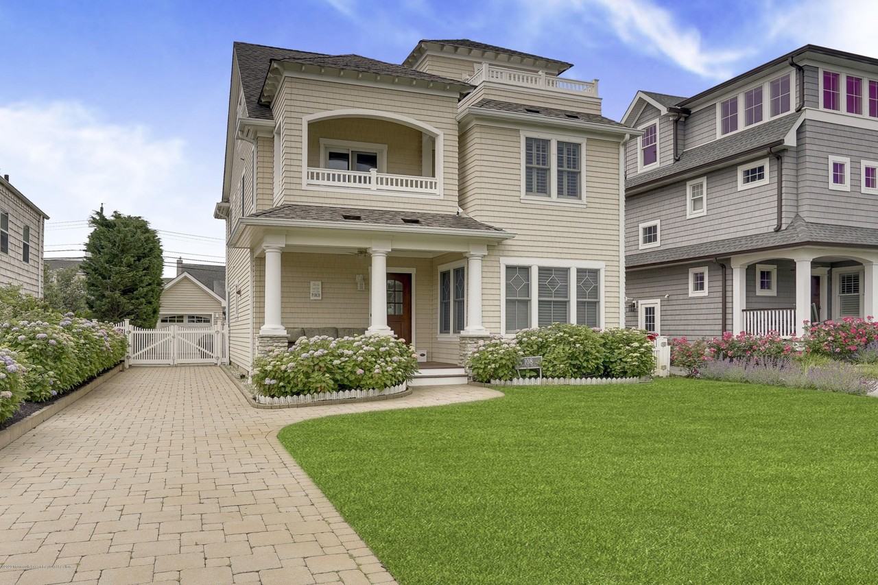 108 Neptune Pl - Photo 2 of 50