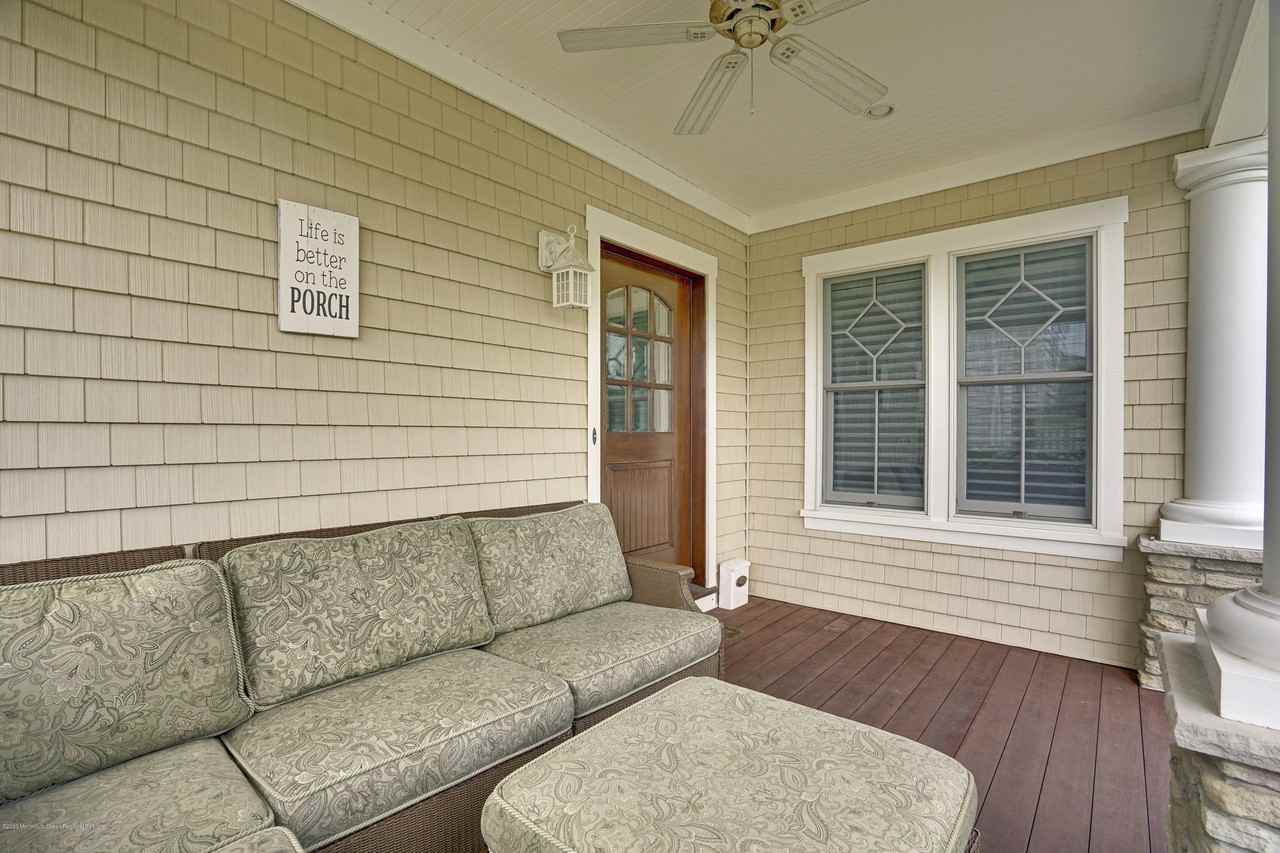 108 Neptune Pl - Photo 5 of 50