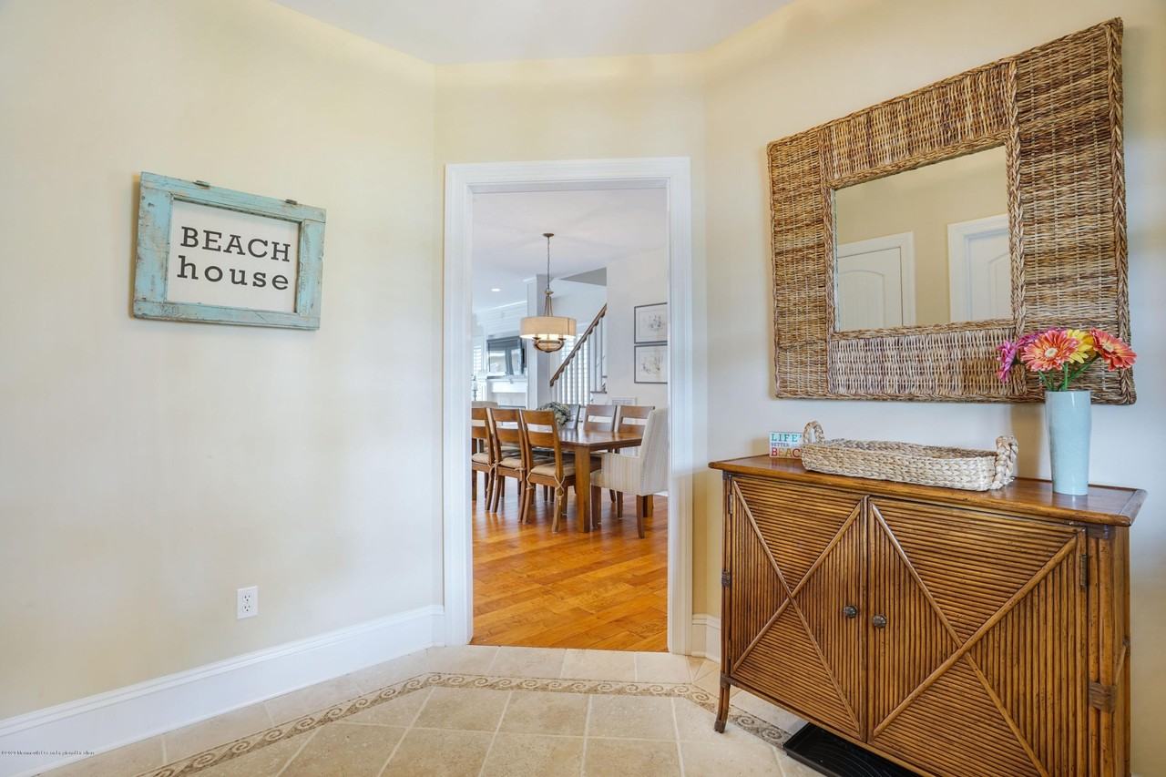 108 Neptune Pl - Photo 7 of 50