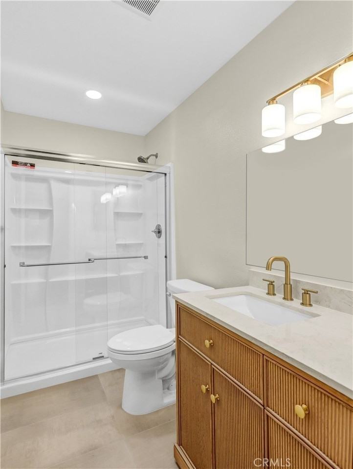 73 S Michigan Ave - Photo 2 of 17