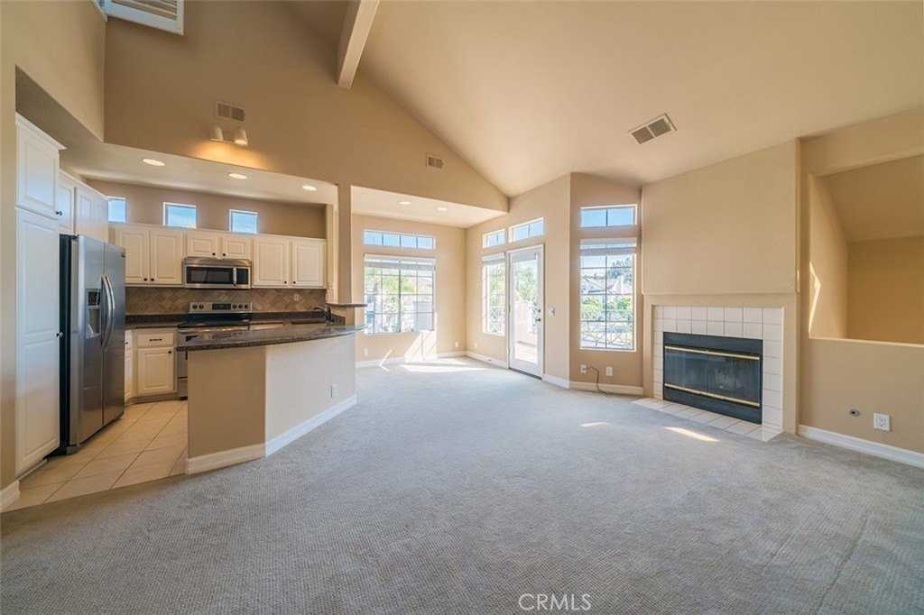 265 Shorebreaker Dr - Photo 5 of 23