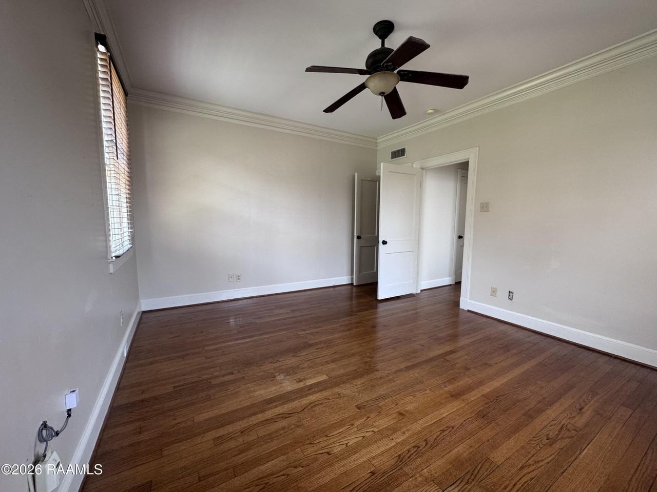 317 W University Ave Apt 4 - Photo 7 of 11