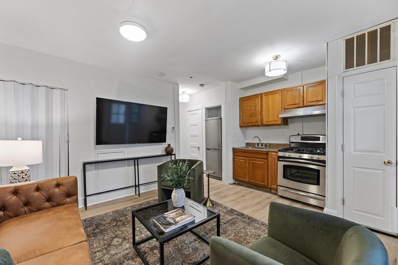 1500 Ridge Pl Se #1491693P - Photo 2 of 12