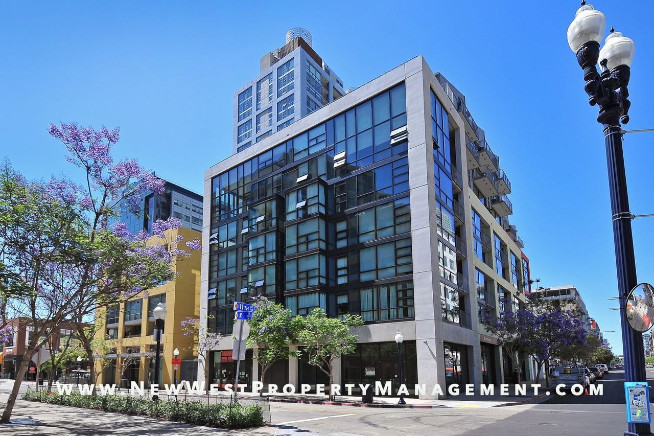 350 11th Ave #426 - Photo 3 of 45