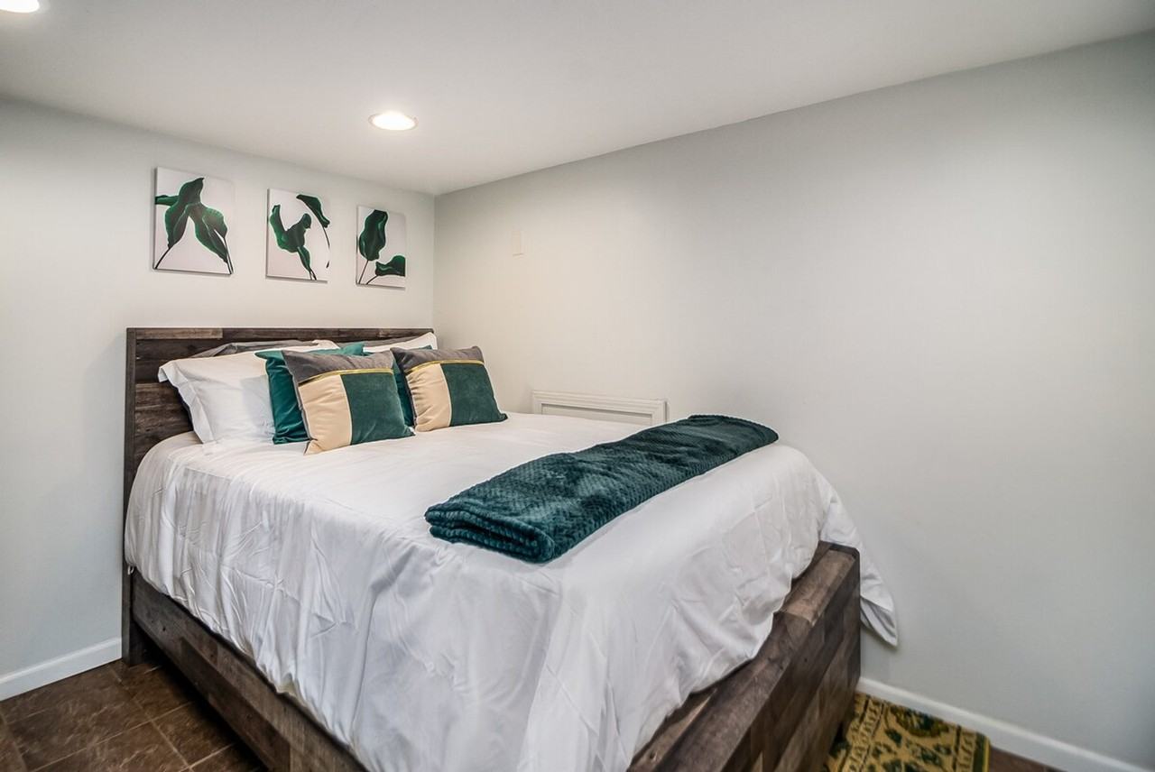 334 S Wisconsin Ave #1285085P - Photo 4 of 22