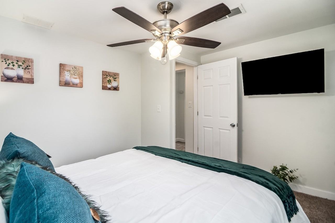 334 S Wisconsin Ave #1285085P - Photo 5 of 22