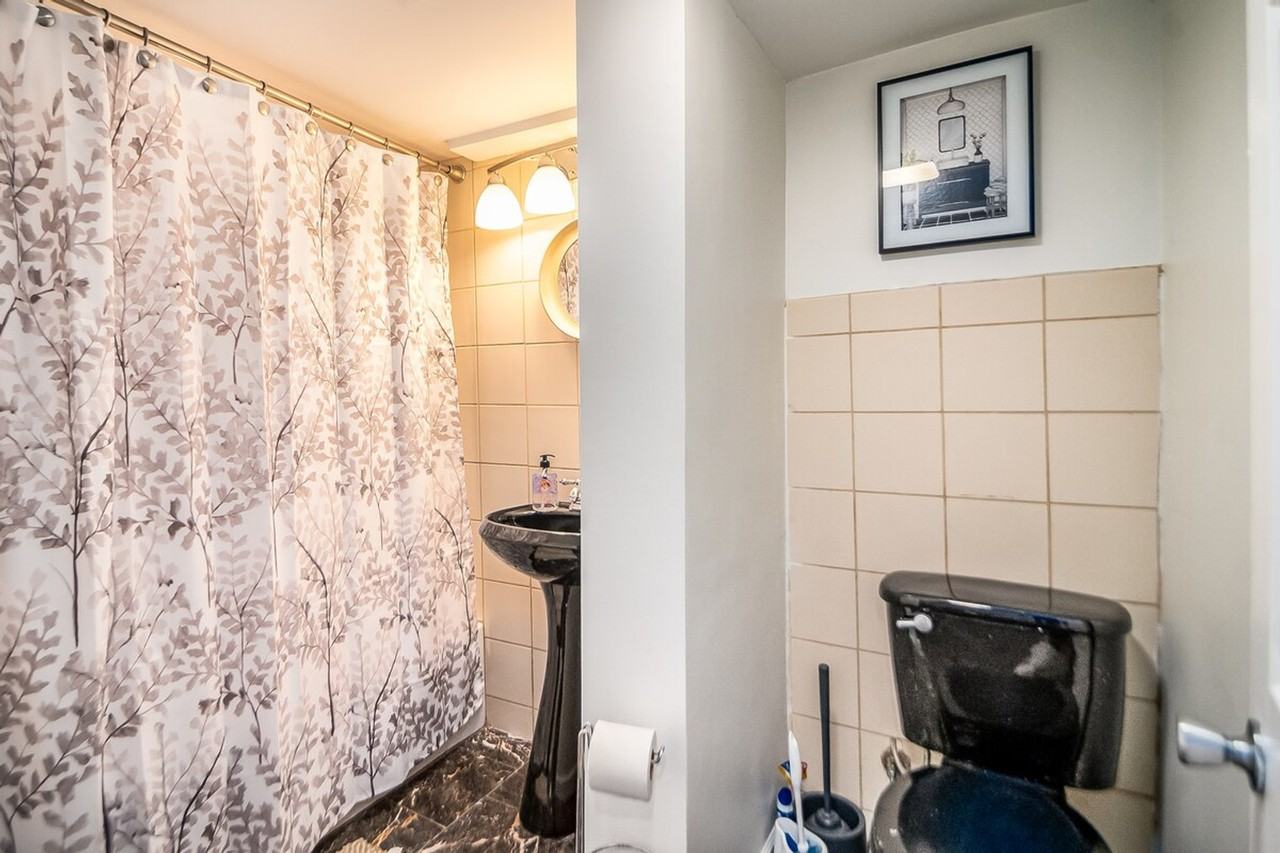 334 S Wisconsin Ave #1285085P - Photo 7 of 22