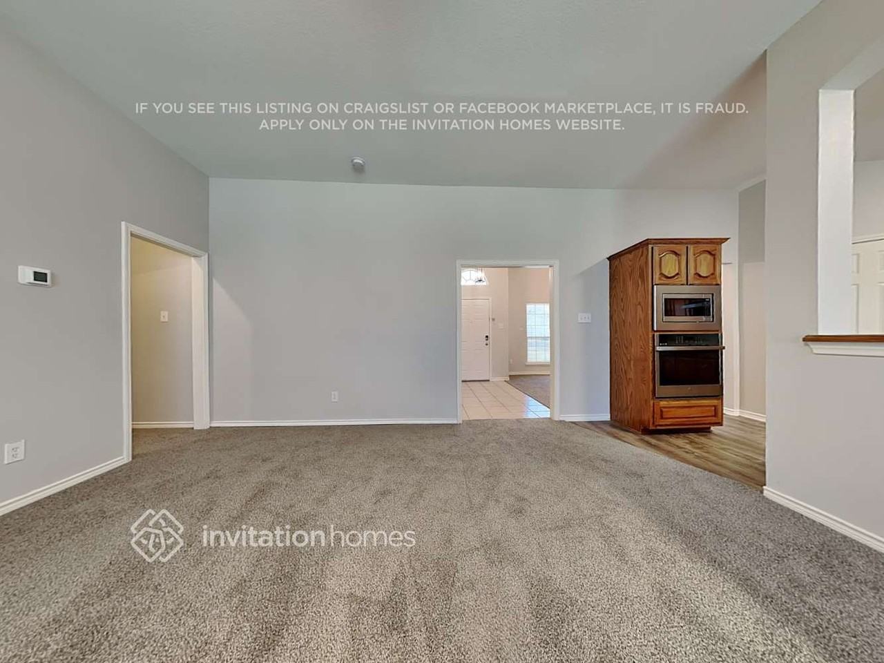 2810 Beacon Hill Dr - Photo 3 of 21