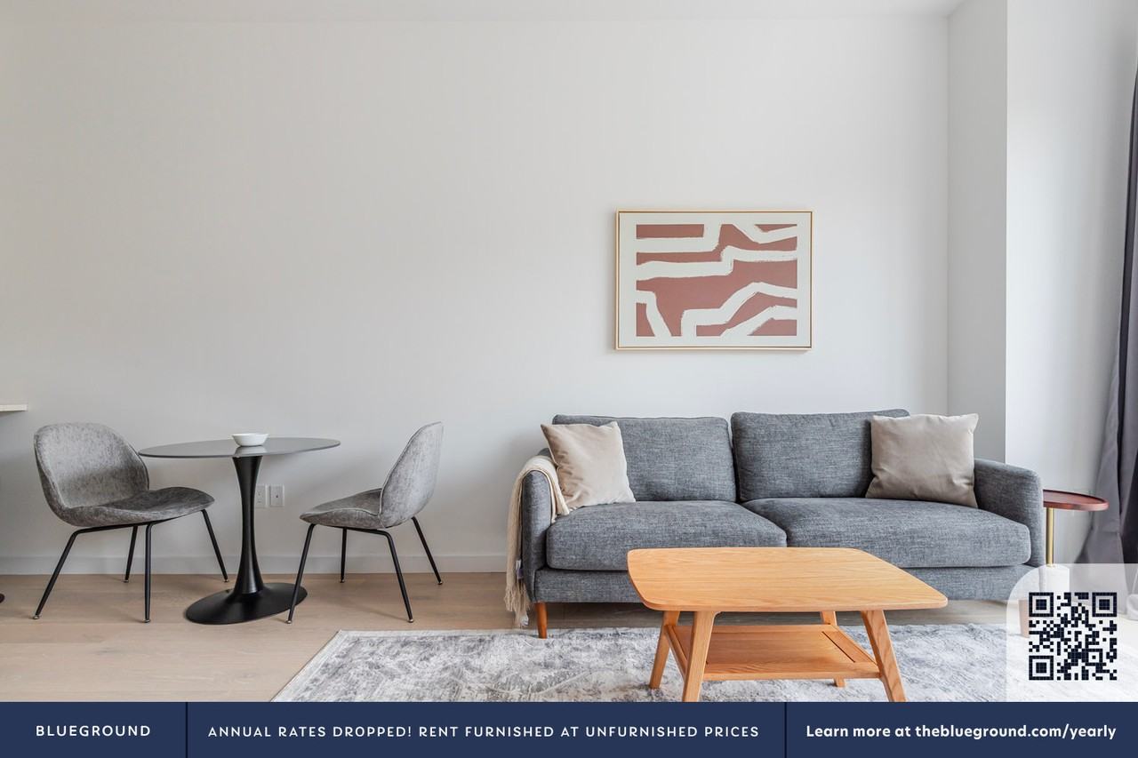 425 3rd St #2087 - Photo 4 of 29