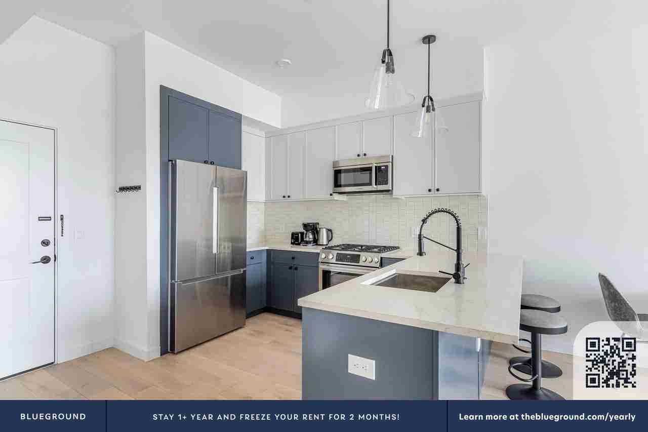 425 3rd St #2087 - Photo 7 of 28