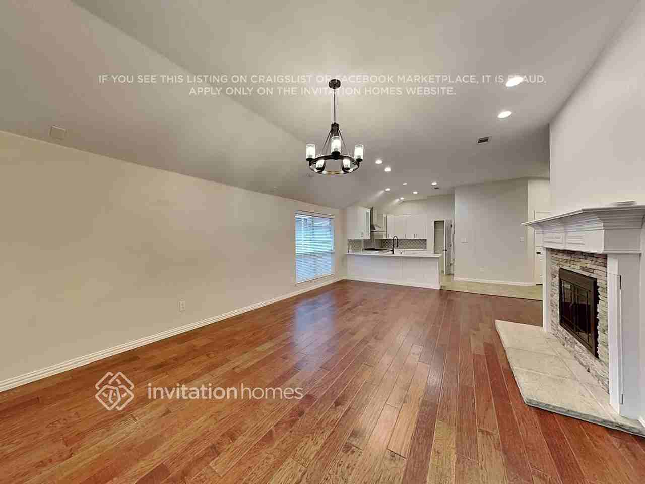 3008 Crossridge Dr - Photo 3 of 18