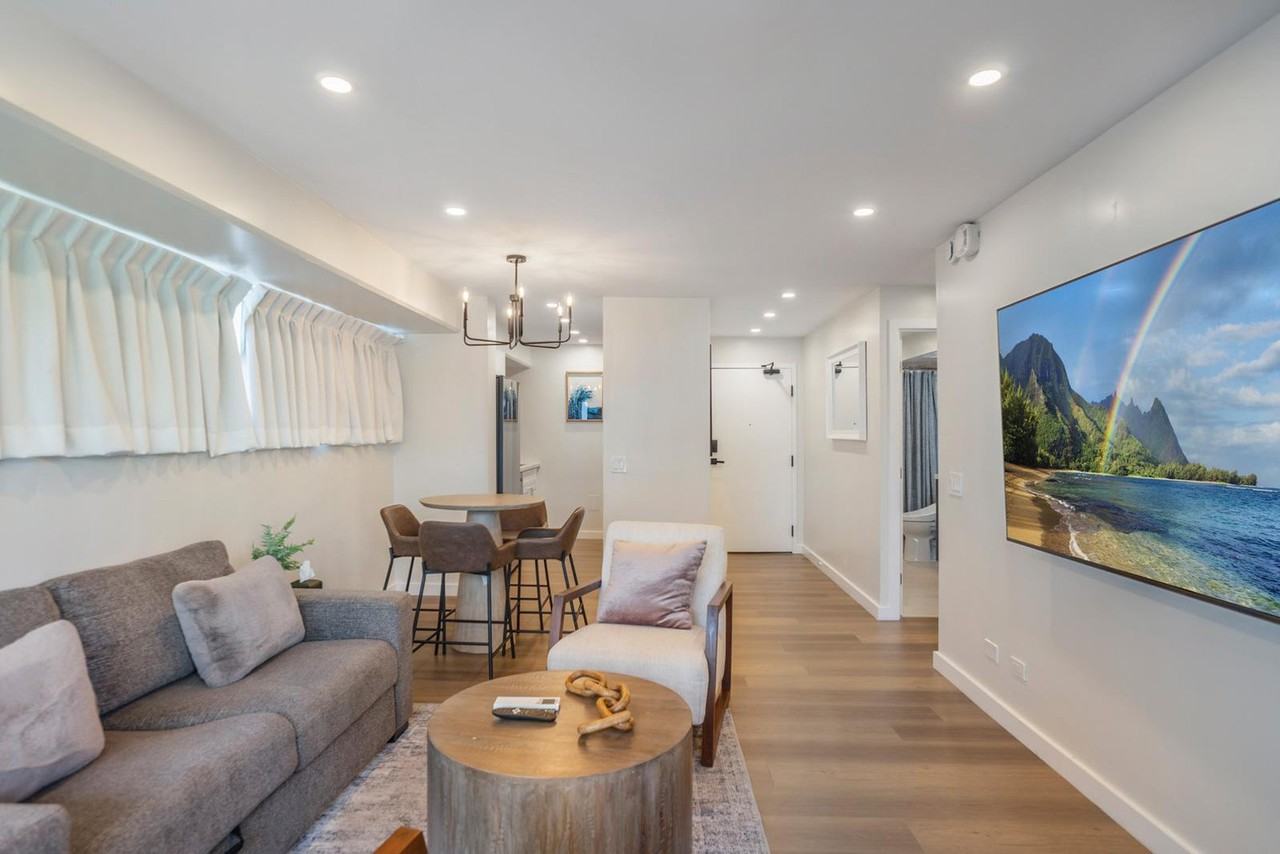 2464 Prince Edward Street - Photo 5 of 41