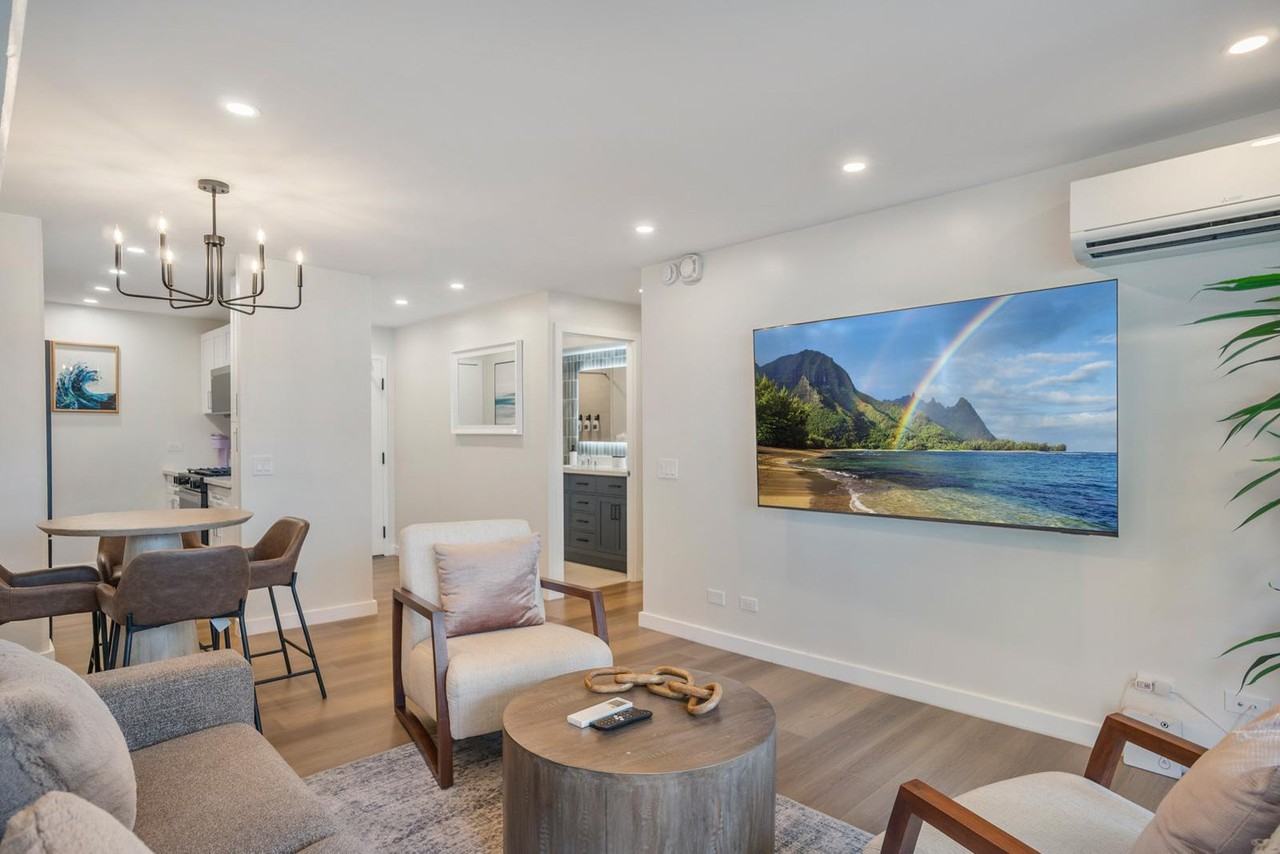 2464 Prince Edward Street - Photo 6 of 41