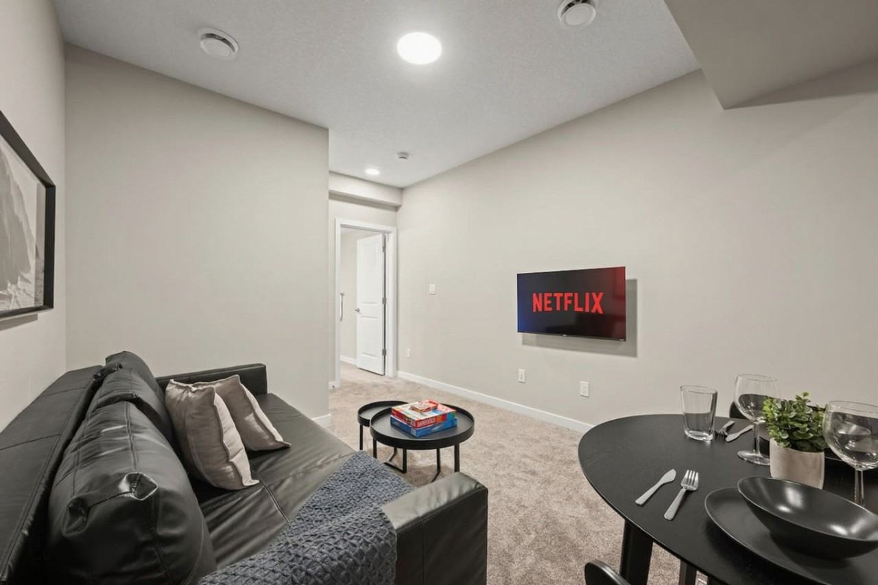 7798 Edgemont Way Nw #1363964P - Photo 3 of 27