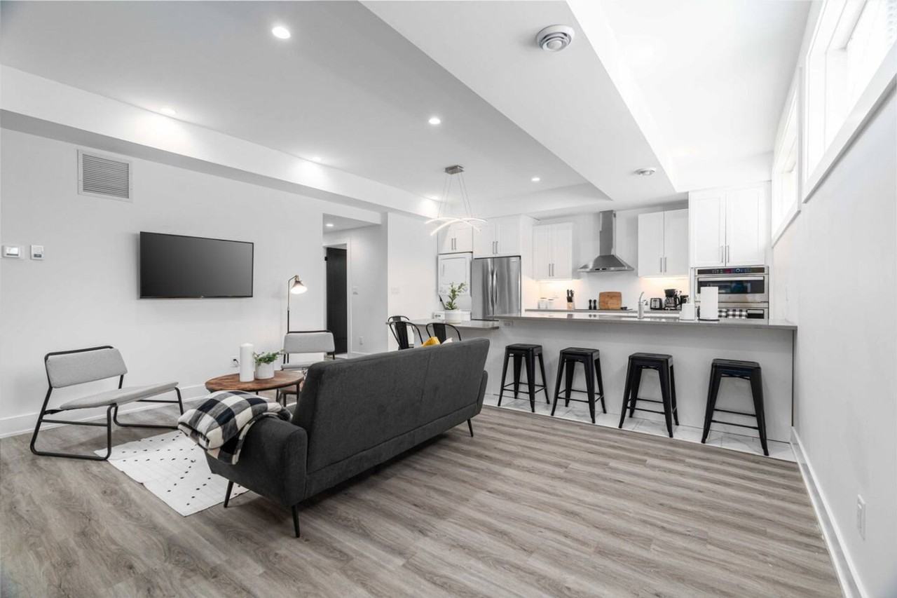 585 Queens Ave #1388905P - Photo 4 of 44