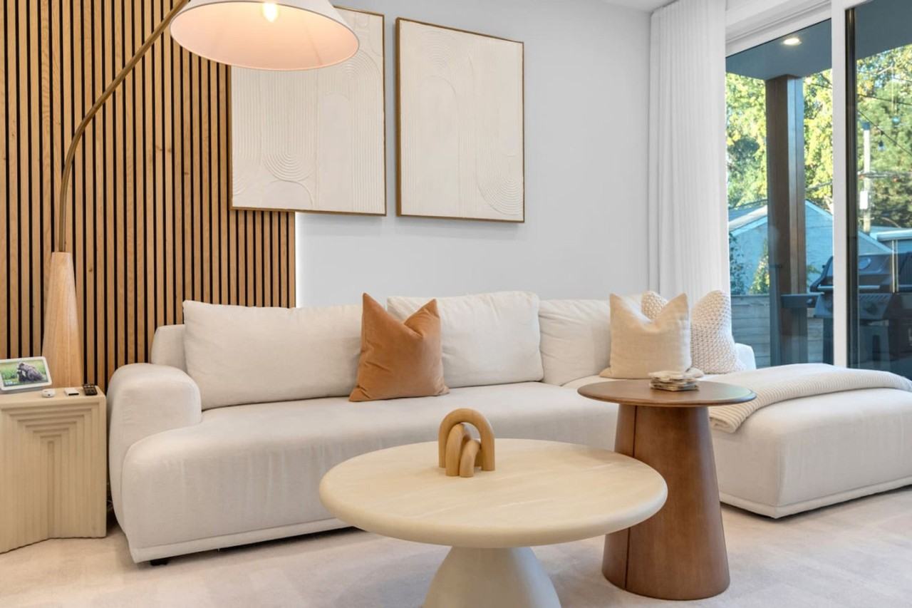 972 Danforth Ave #1403771P - Photo 2 of 50