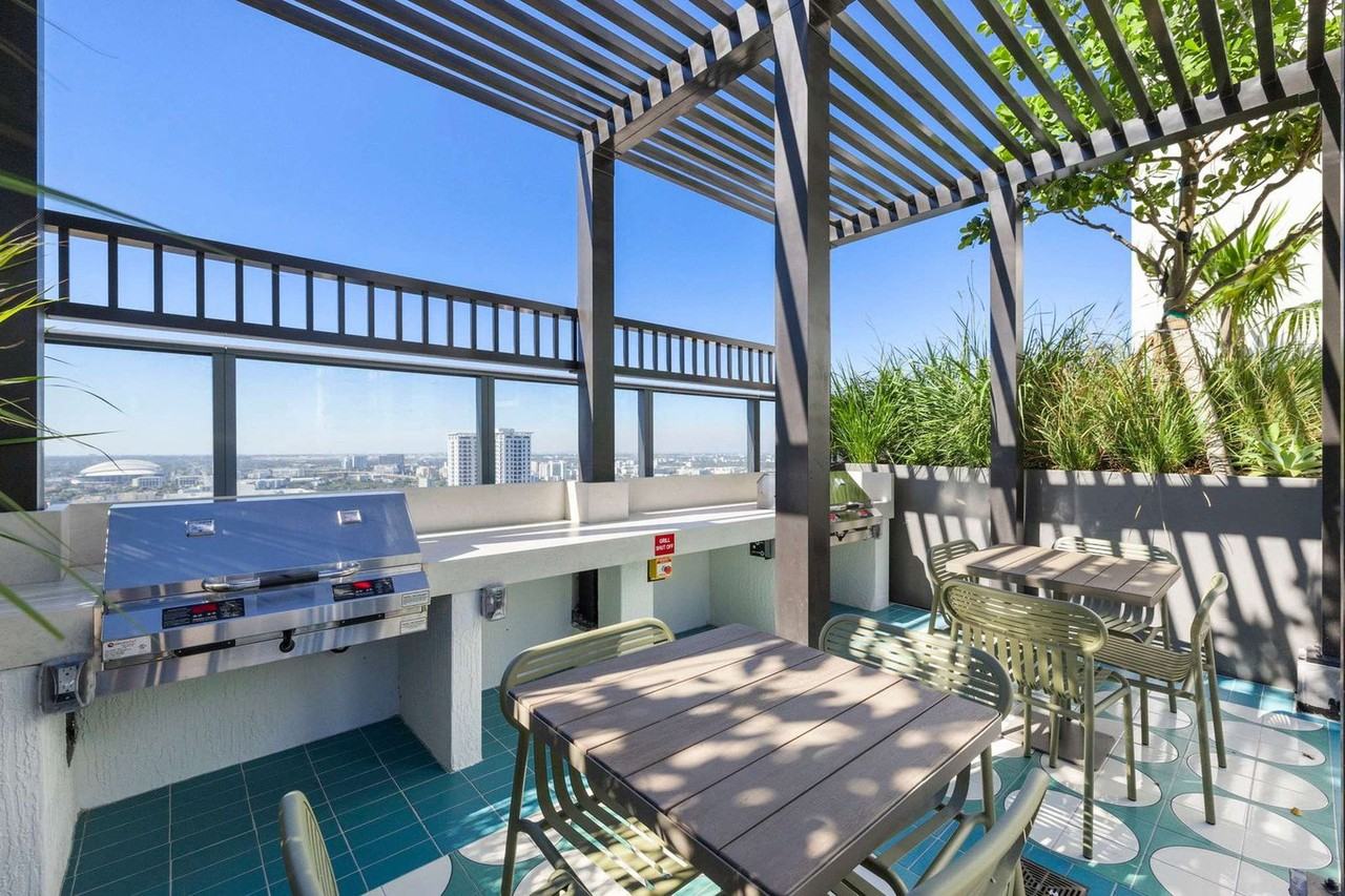 11 Ne 6th St #1380028P - Photo 4 of 40