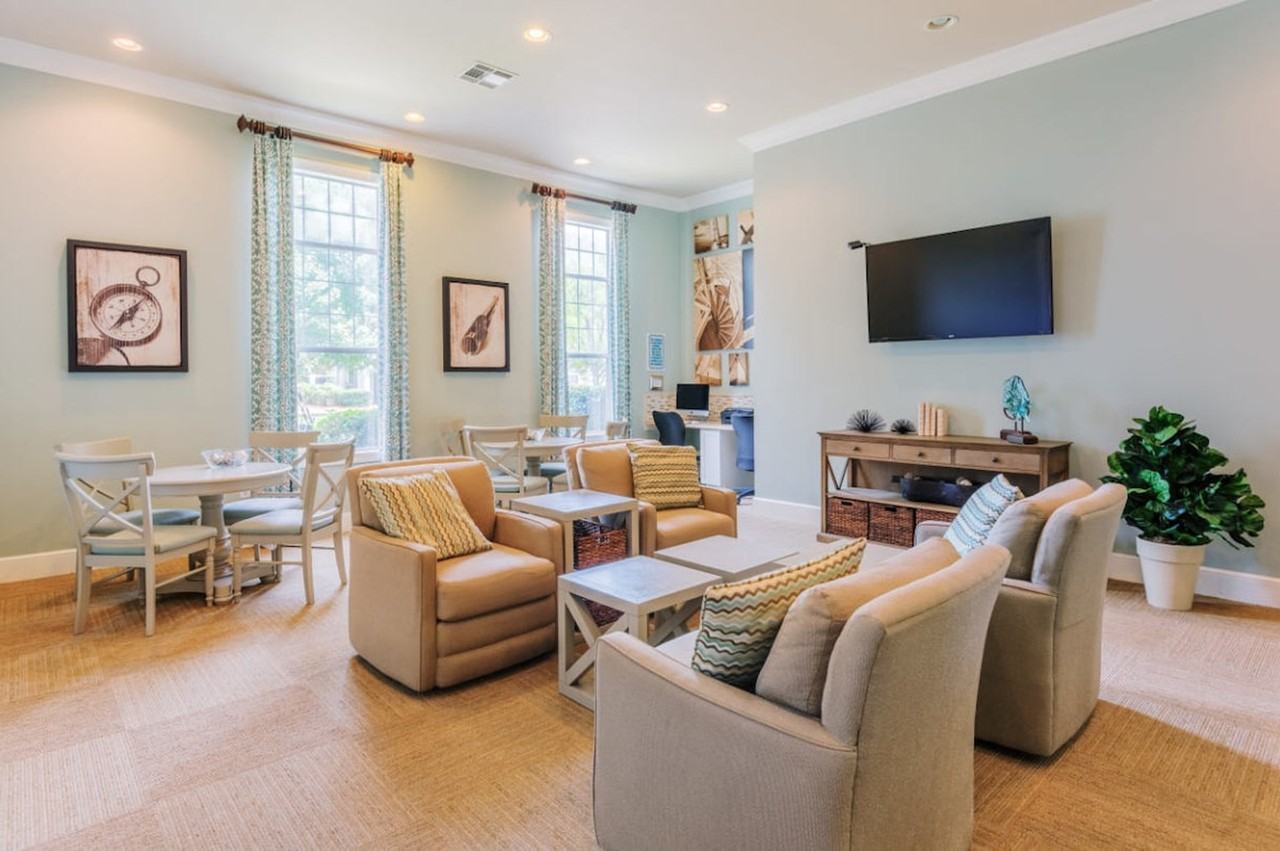 1302 Belle Point Dr #1466154P - Photo 4 of 18