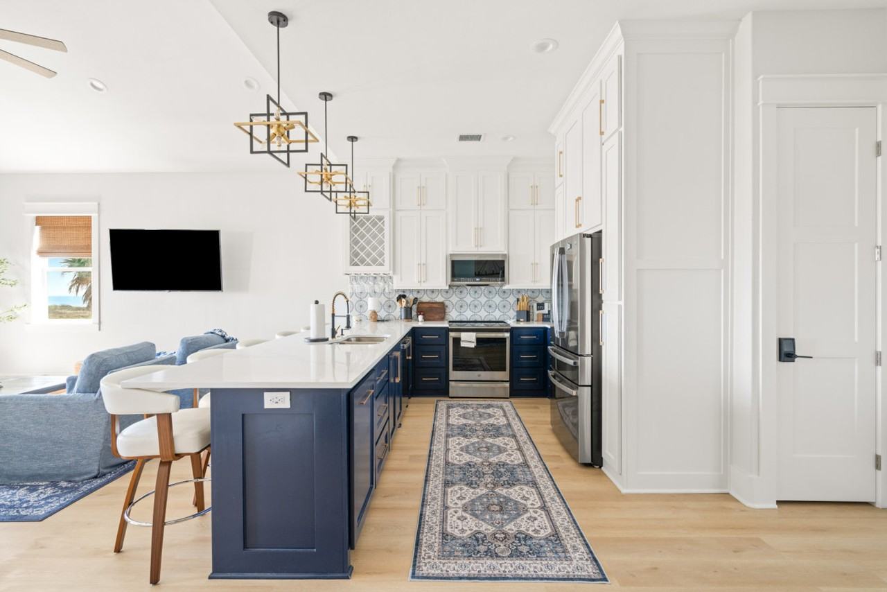 867 Bavers Ln #1467228P - Photo 3 of 50