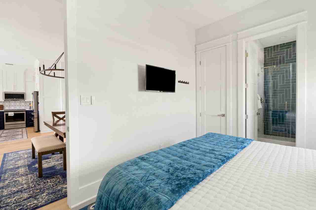 867 Bavers Ln #1467228P - Photo 5 of 50