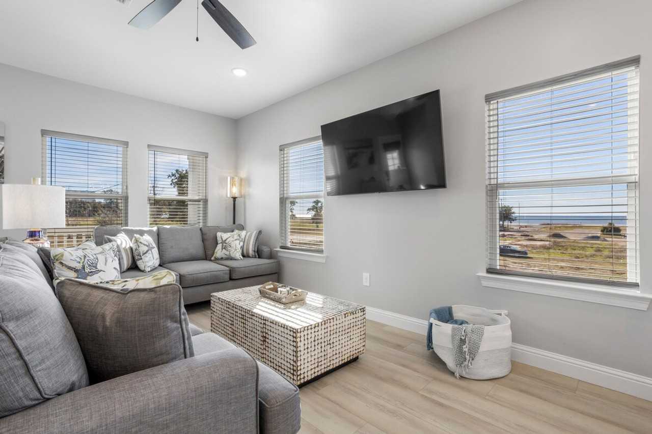 135 Brady Dr #1473626P - Photo 4 of 50