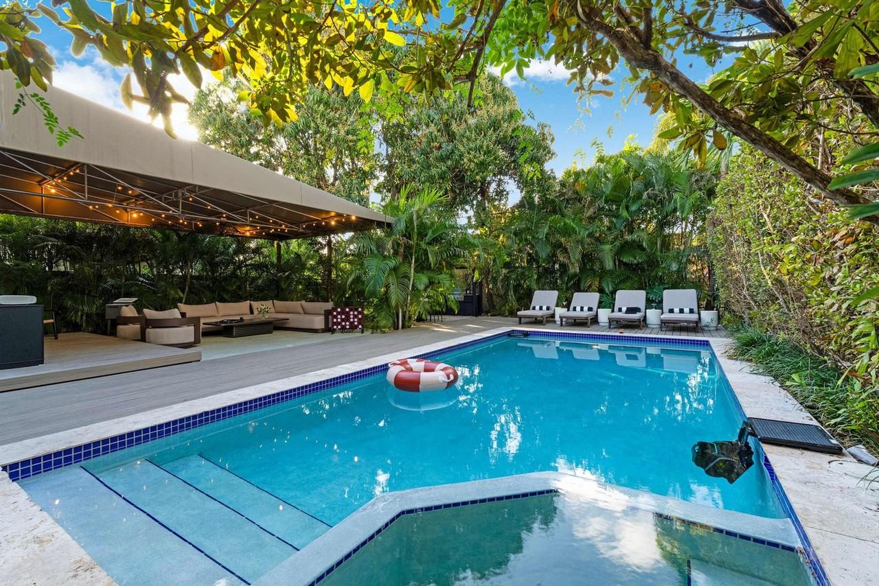 1884 Sw 17th St #1475833P - Photo 6 of 50