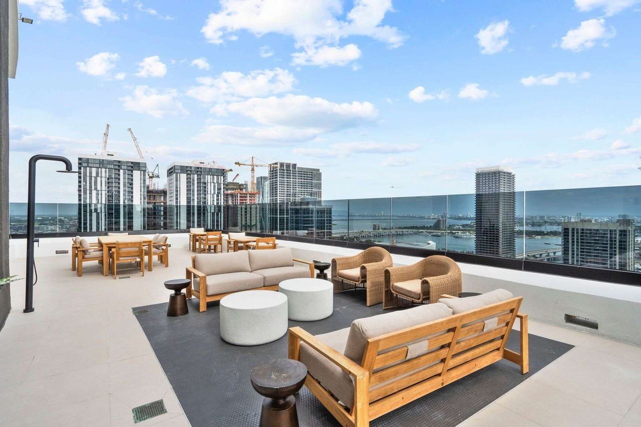 225 N Miami Ave #1465699P - Photo 7 of 26