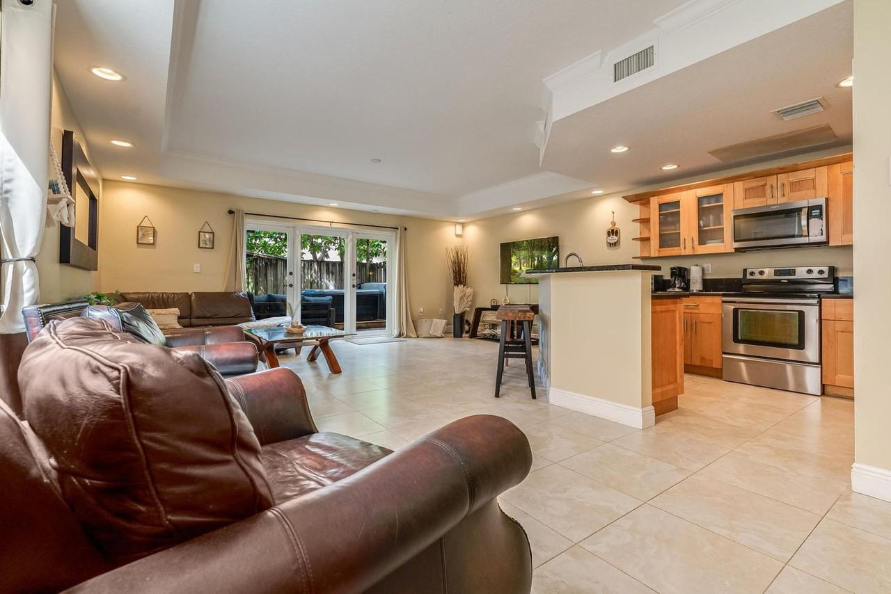 1721 Sw 23rd St #1475645P - Photo 2 of 44