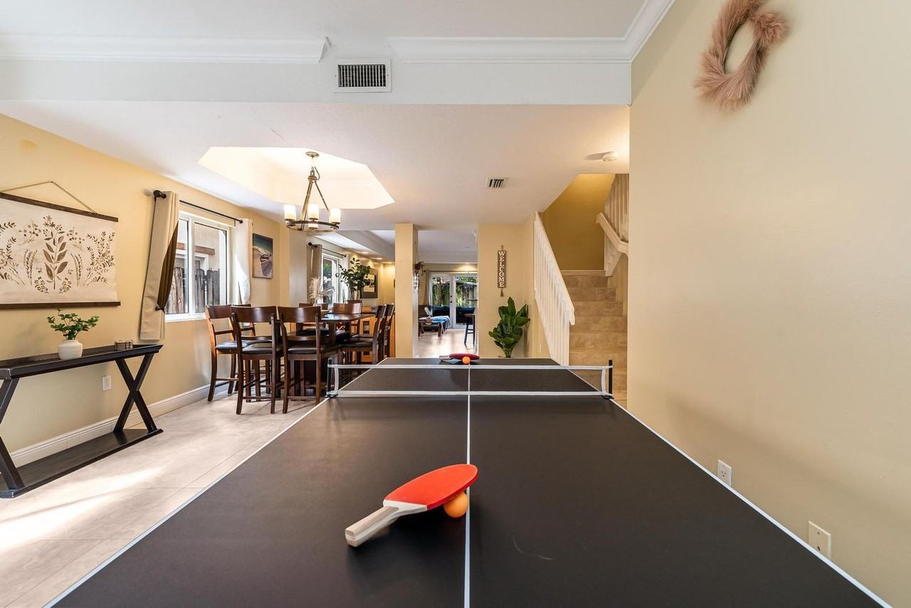 1721 Sw 23rd St #1475645P - Photo 4 of 44