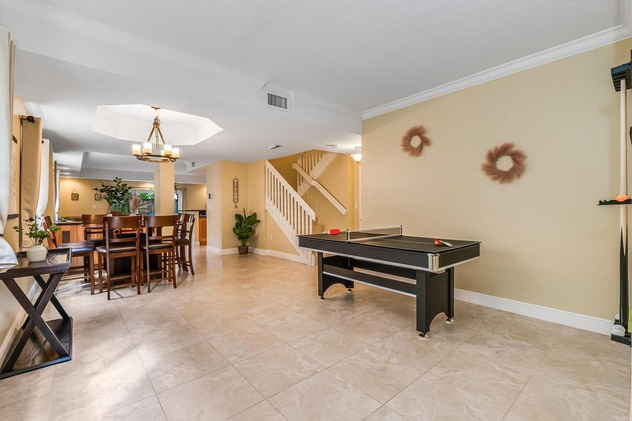 1721 Sw 23rd St #1475645P - Photo 5 of 44