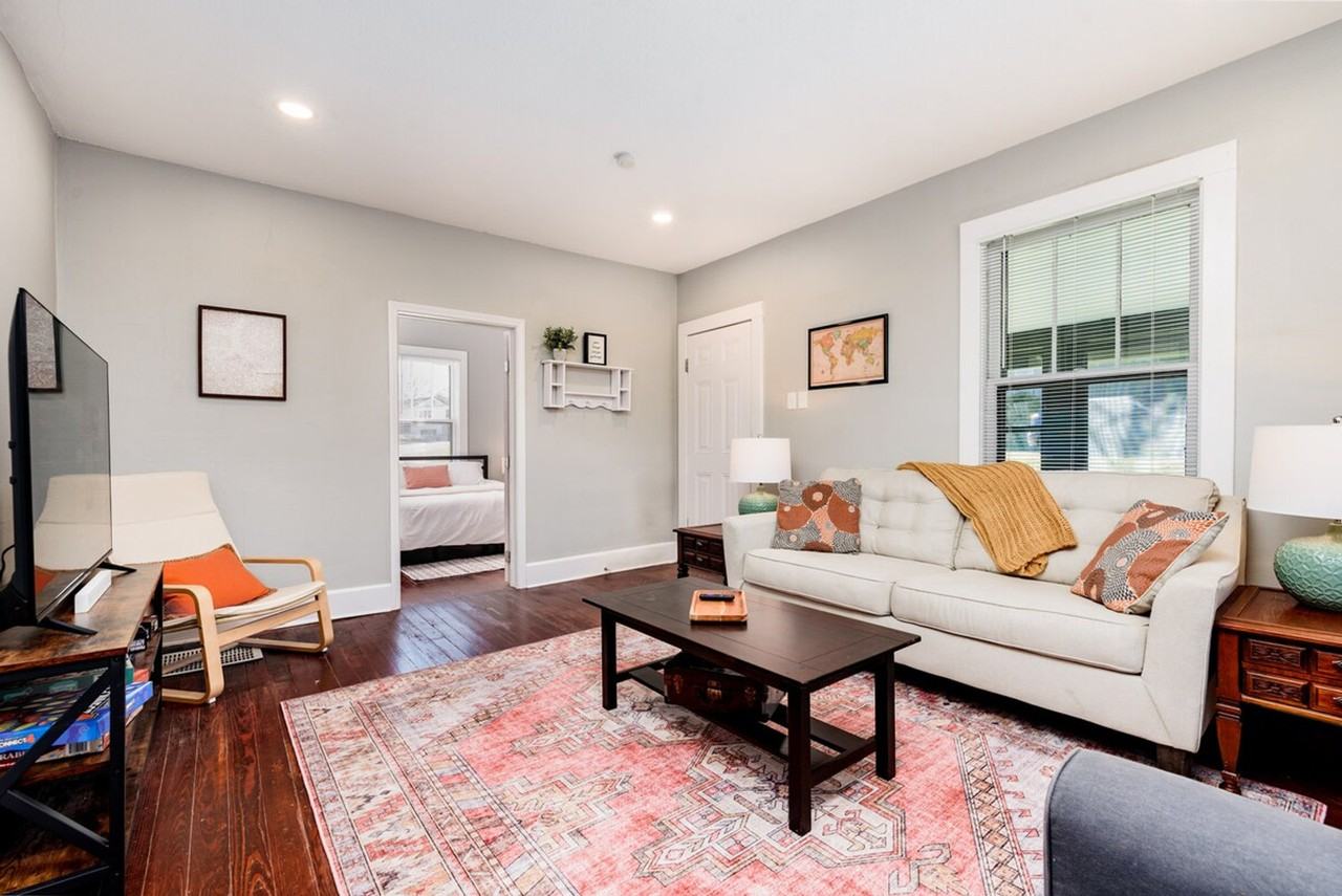 257 Gordon Pl #1472902P - Photo 2 of 33