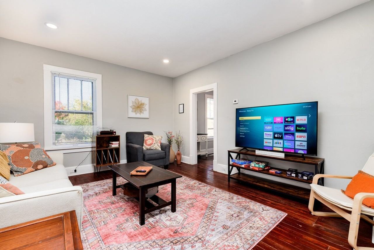 257 Gordon Pl #1472902P - Photo 4 of 33