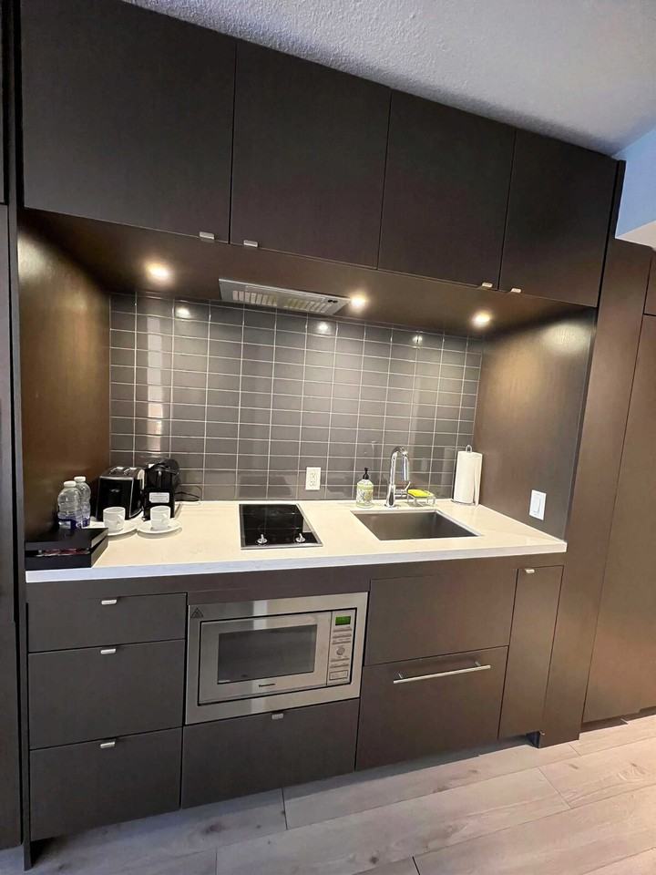 116 Yorkville Ave #1494686P - Photo 5 of 11