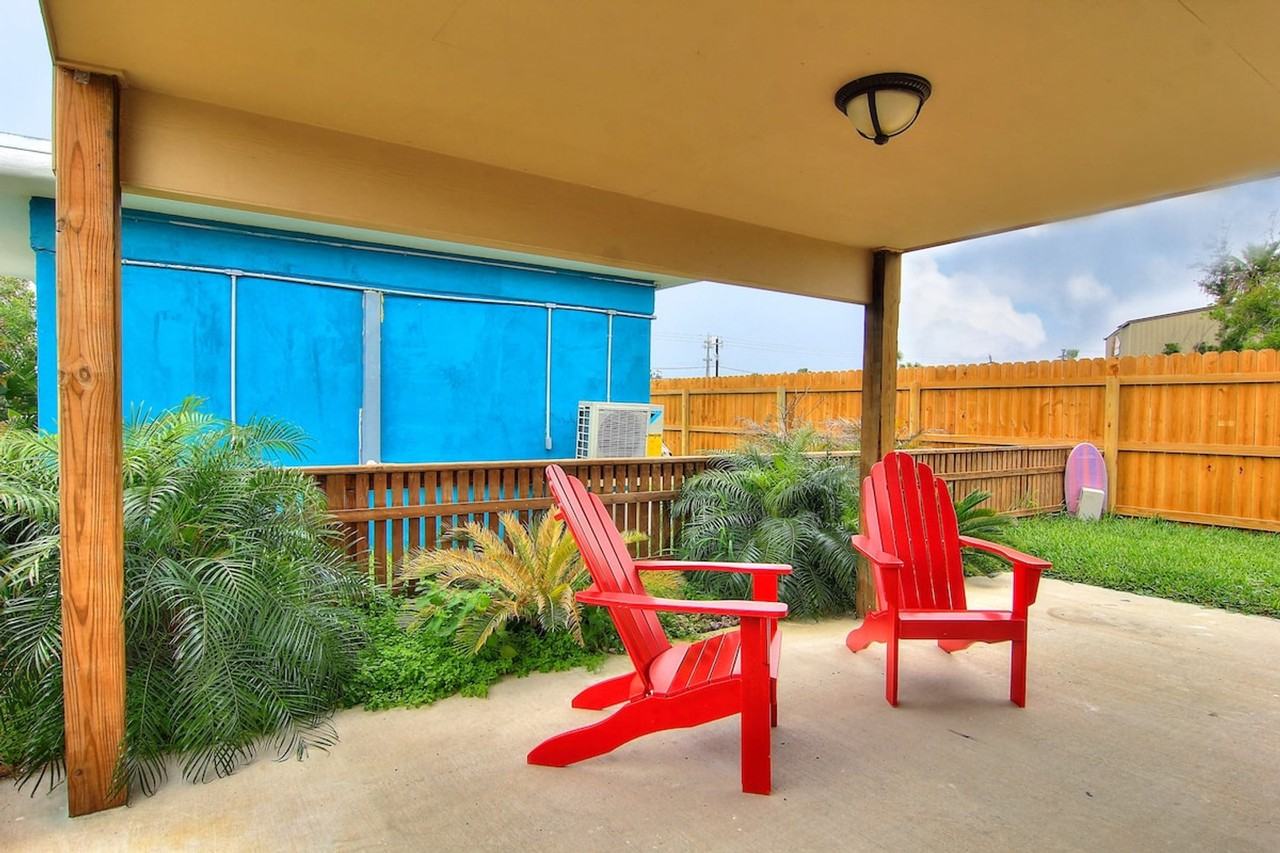 134 N Alister St #1023210P - Photo 2 of 12