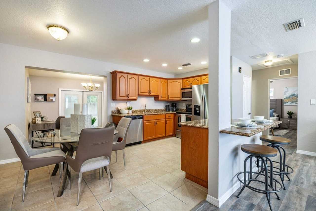 2454 Whitman St #1023053P - Photo 5 of 18