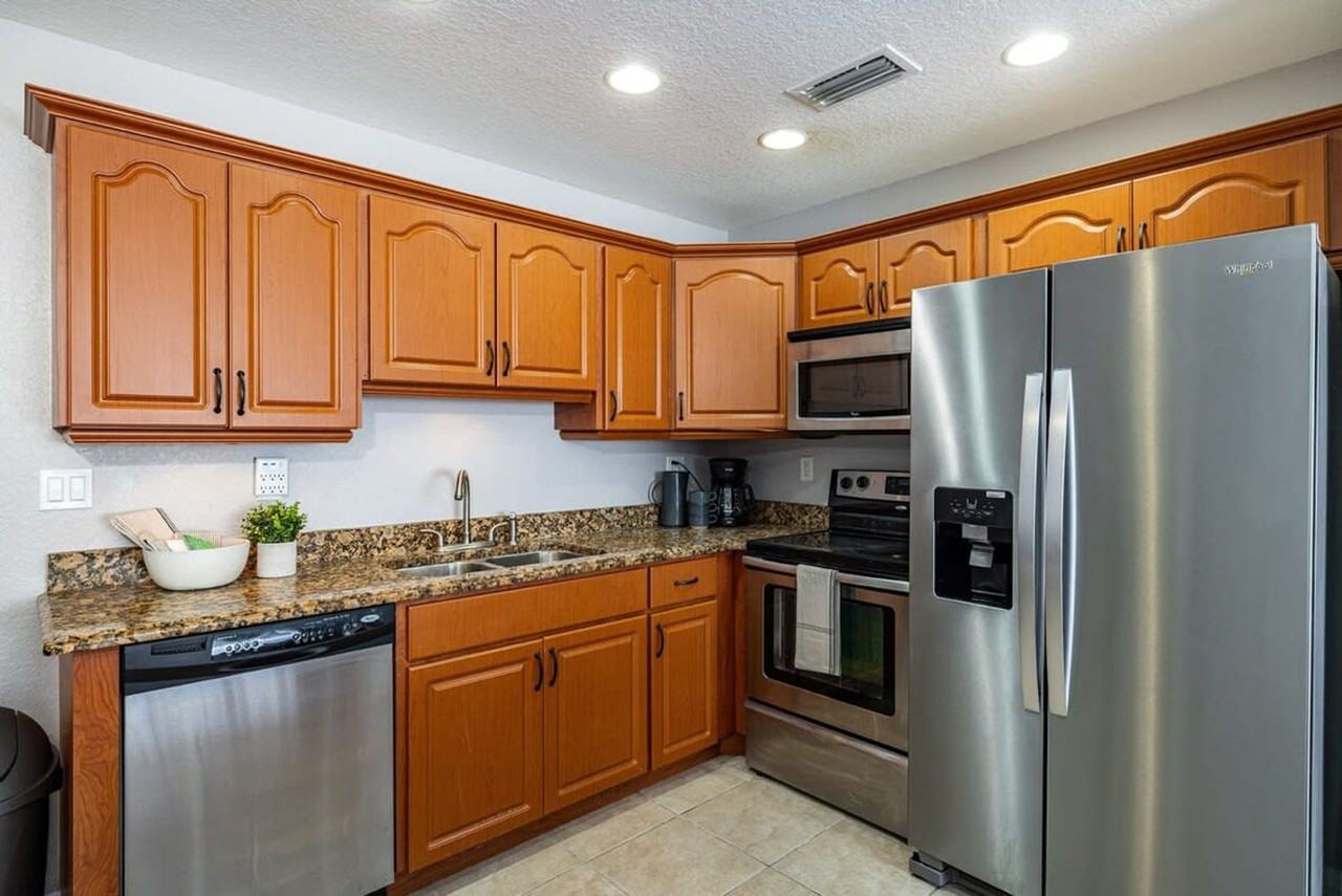 2454 Whitman St #1023053P - Photo 6 of 18