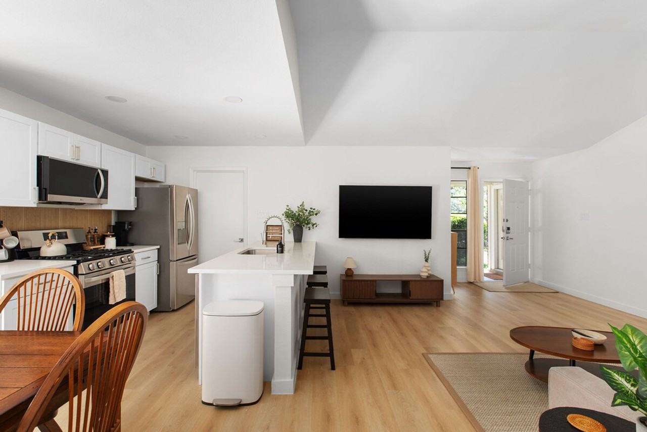 2500 Berkett Dr #1492676P - Photo 6 of 17