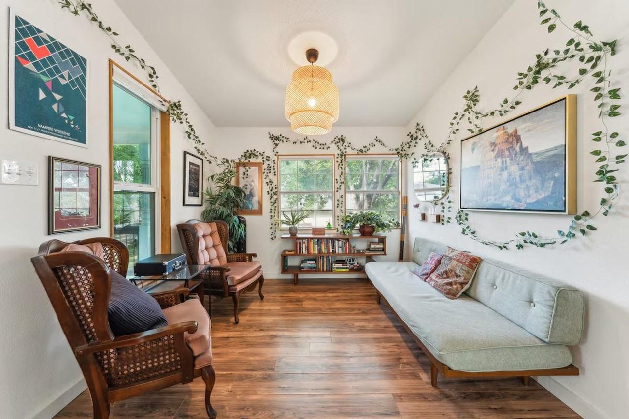 4966 Bundyhill Dr #1492675P - Photo 4 of 40