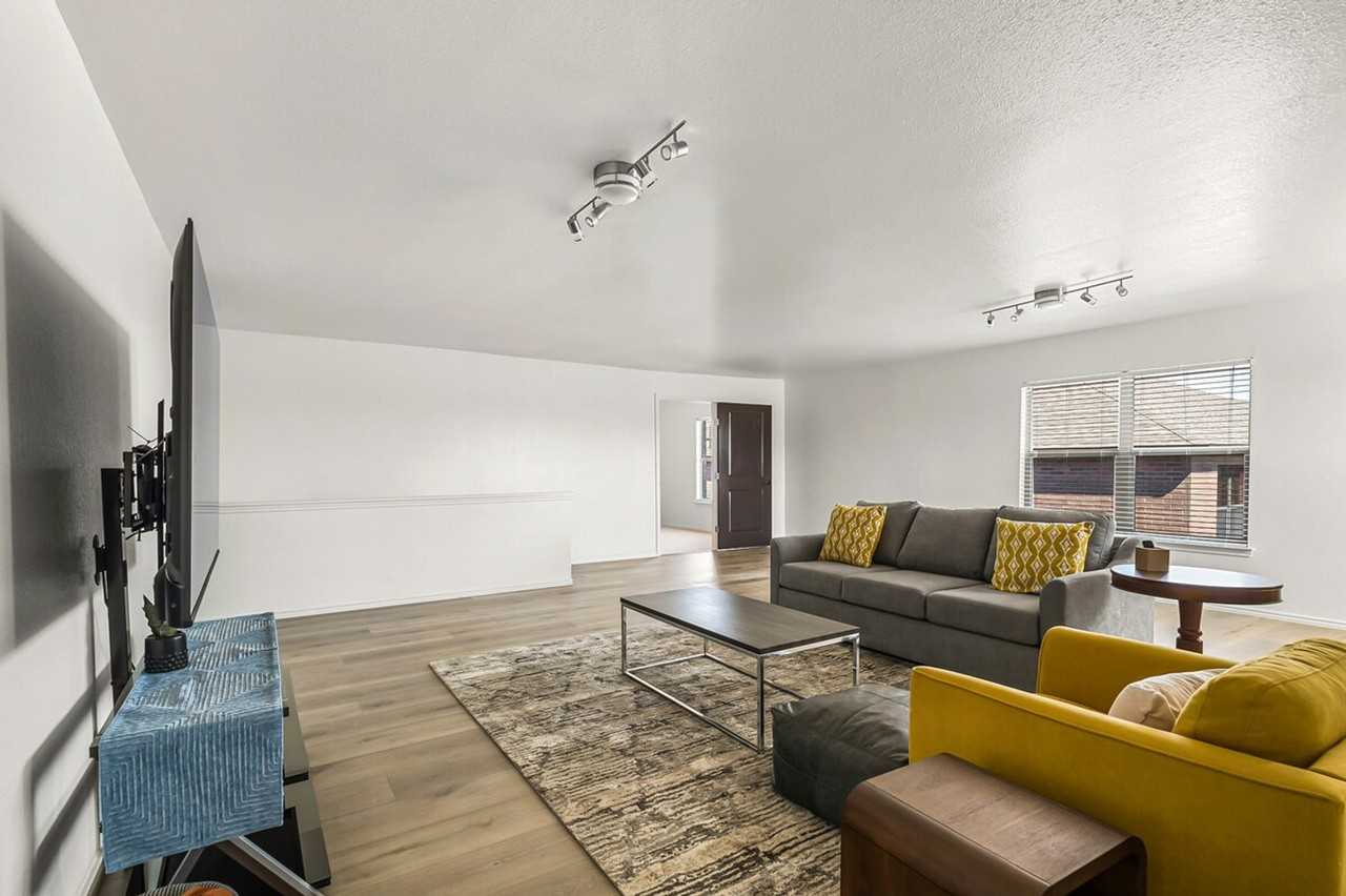 311 Evening Grosbeak Dr #1492677P - Photo 3 of 46