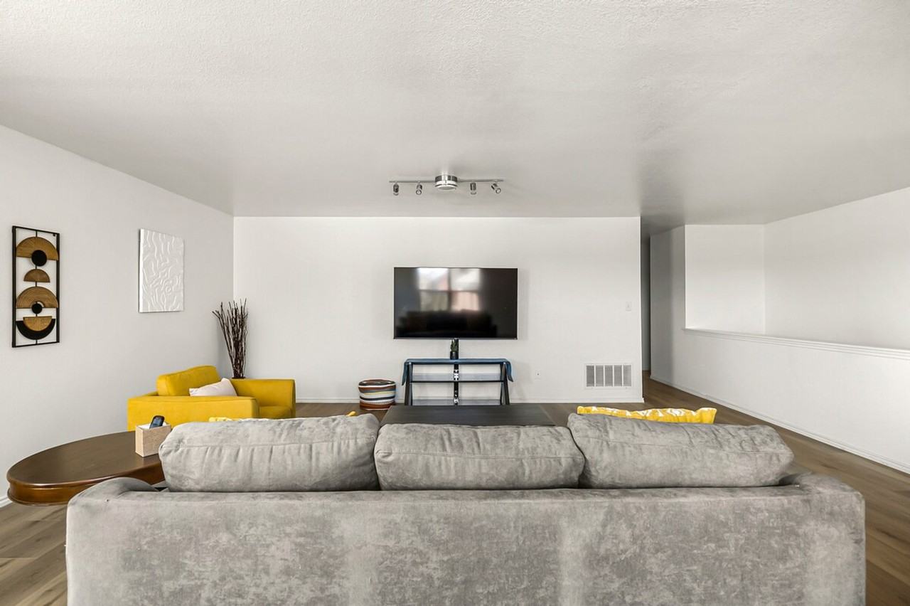 311 Evening Grosbeak Dr #1492677P - Photo 4 of 46