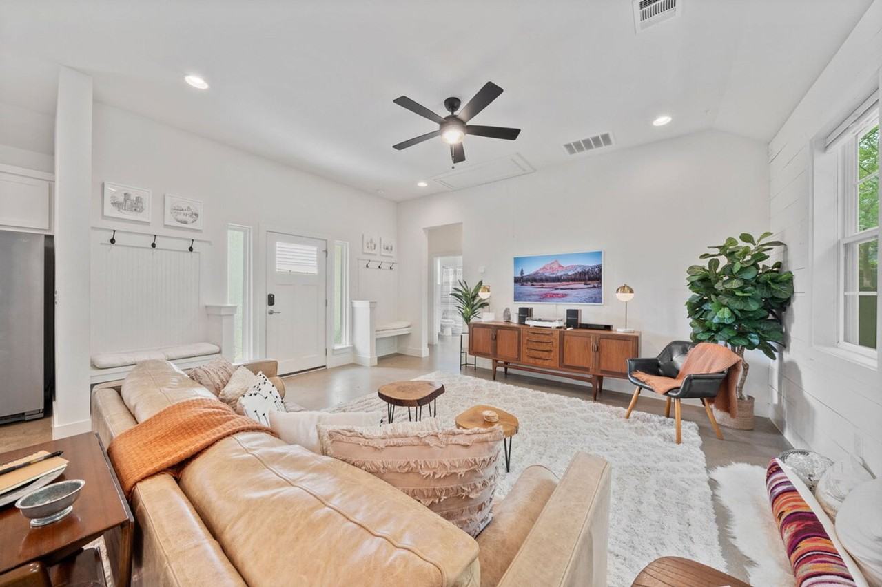 1307 1/2 Fort Branch Blvd #1492694P - Photo 4 of 49