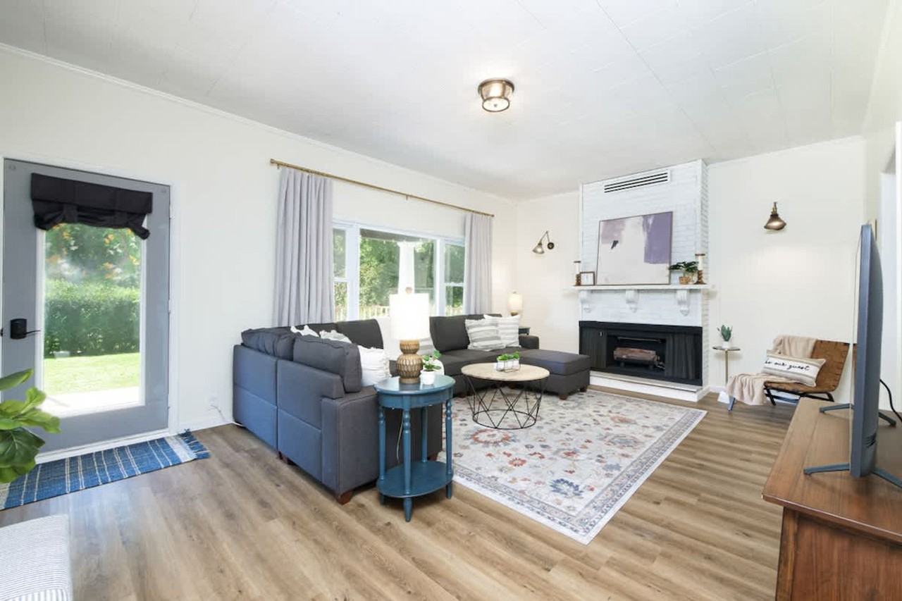 729 E State St #1496030P - Photo 2 of 50